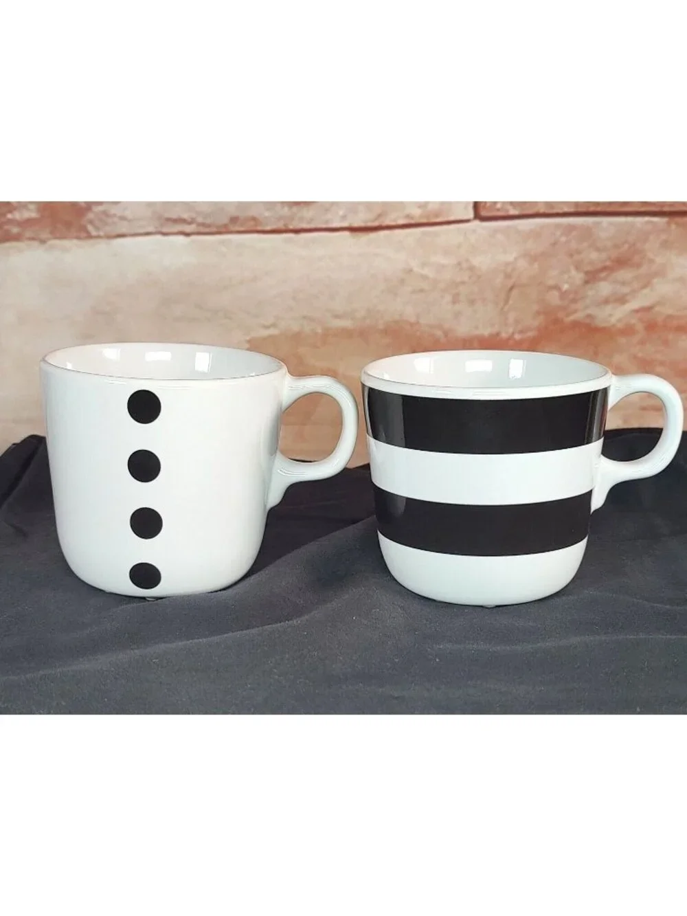 IKEA Set of 2 UNGDOM Coffee Mugs Tea Cups Maria Vinka Design Black White 15199